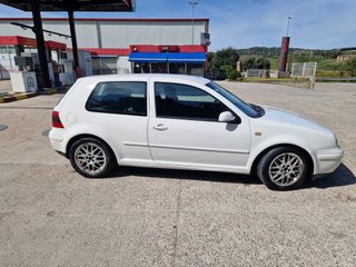 Volkswagen Golf GTI 1.8T 150 CV año 2000