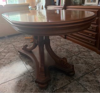 Mesa ovalada de madera maciza