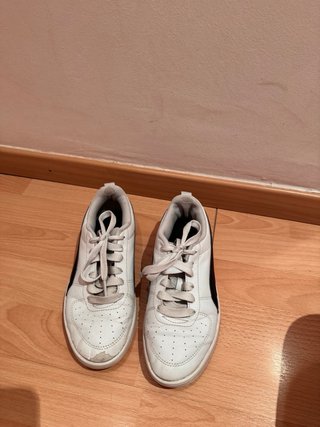 Zapatillas Puma Blancas y Negras