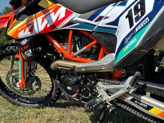 KTM 690 Enduro R Naranja y Blanca