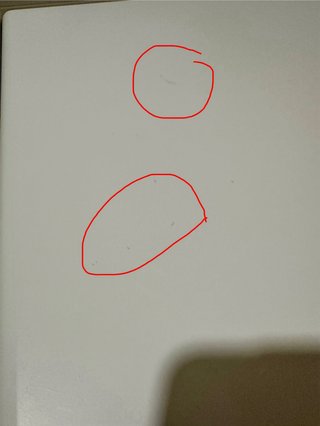 Escritorio blanco con patas de madera