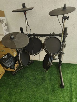 Batería Electrónica Alesis
