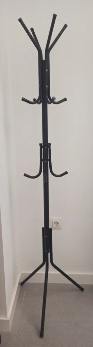 Perchero de pie negro