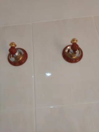 Mueble de baño con lavabo, espejo, inodoro y vide