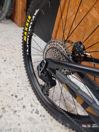 Mondraker Crafty XR de 800 Wh 120 Nw Ohlins