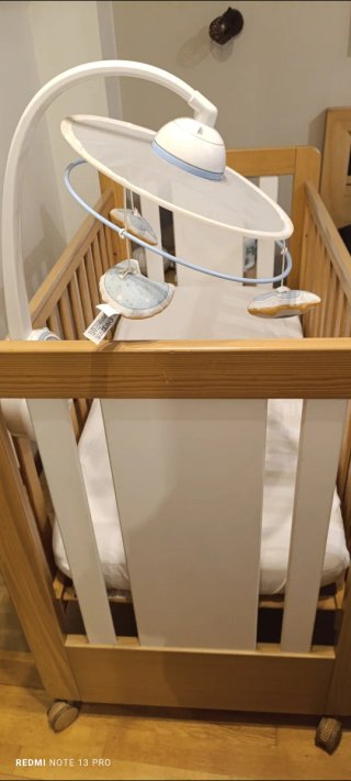 Cuna madera Trama
