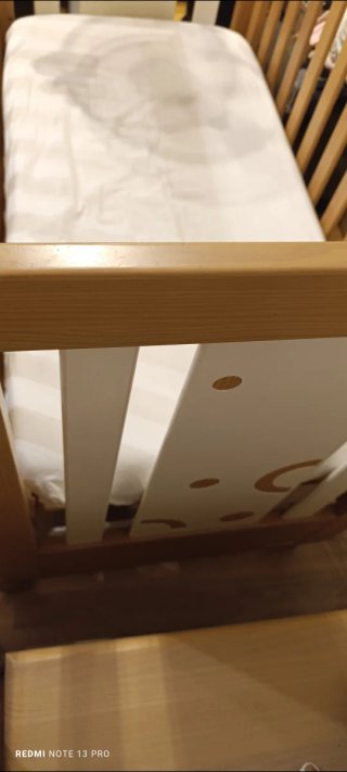 Cuna madera Trama
