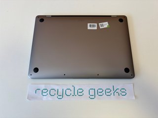 MacBook Pro A2338 M1 2020 16GB 256GB