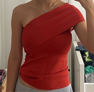 Top Zara Asimétrico Rojo