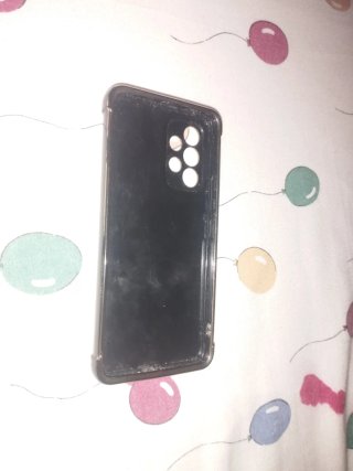 Funda para móvil negra con corazón