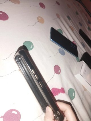 Funda para móvil negra con corazón
