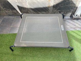 Cama de verano para perro