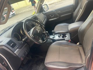 Mitsubishi Montero 2011