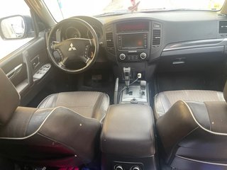 Mitsubishi Montero 2011