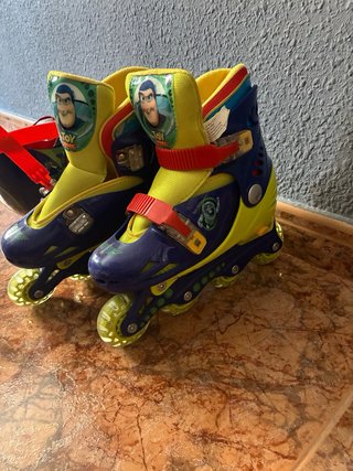 Patines y protecciones Toy Story para niños