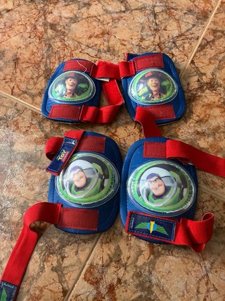 Patines y protecciones Toy Story para niños