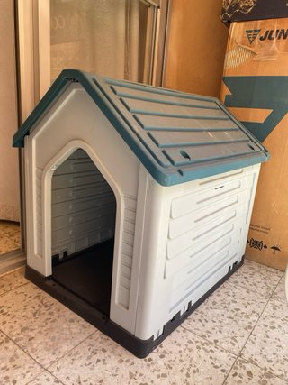 Caseta para perro azul y blanco