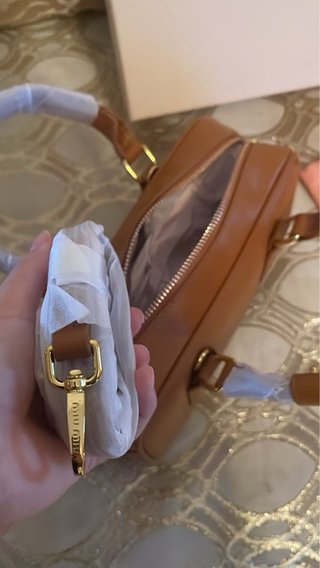 Borsa Miu Miu Bauletto Top Handle in Pelle Cognac