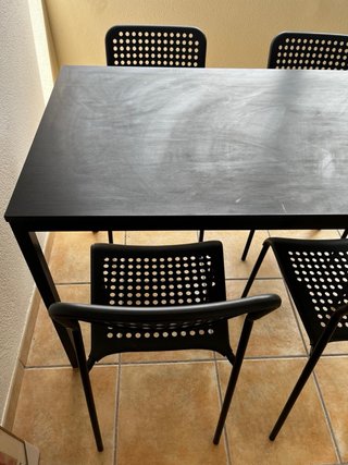 Mesa ikea con 4 sillas