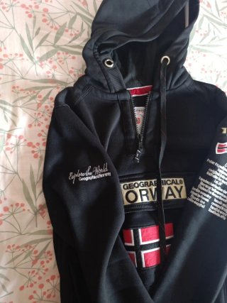Chaqueta Geographical Norway Negra unisex.