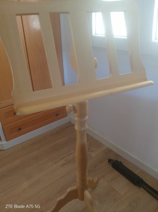 Atril de madera