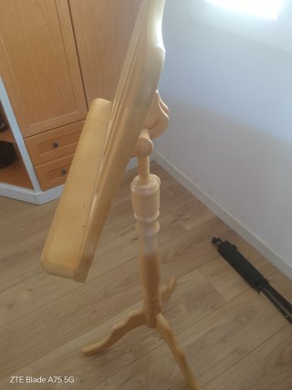 Atril de madera