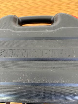 Taladro Black & Decker 12V con maletín