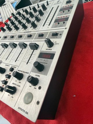 Behringer DJX700 Mezclador DJ Plata
