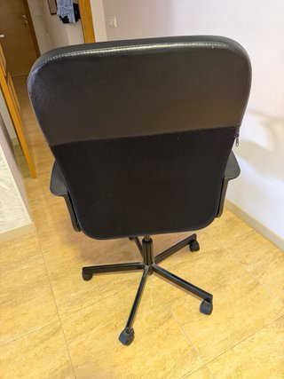 Silla de oficina negra