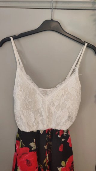 Mono encaje flores rojas Talla XS