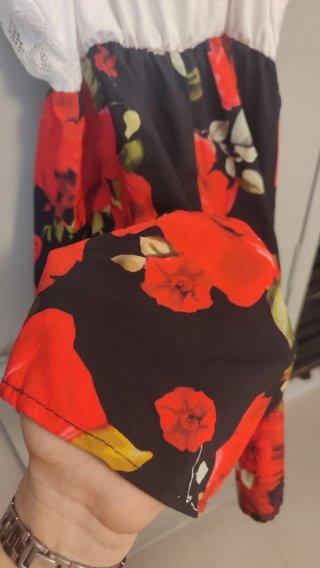 Mono encaje flores rojas Talla XS