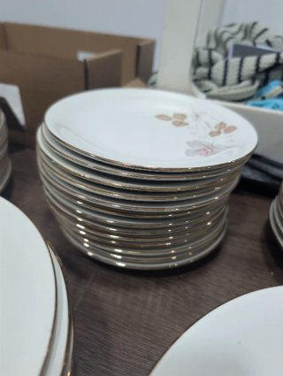 Vajilla San Claudio Porcelana Flores Doradas