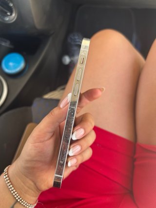 iPhone 12 pro , 256 GB , salud de la batería 81%