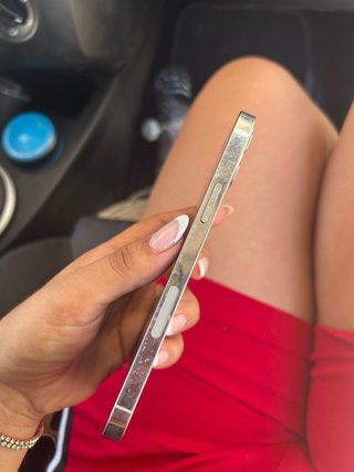 iPhone 12 pro , 256 GB , salud de la batería 81%