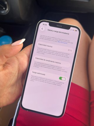 iPhone 12 pro , 256 GB , salud de la batería 81%