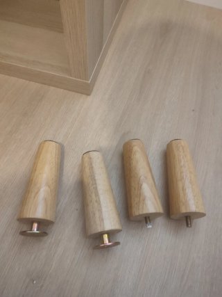 Estantería de madera con 4 baldas