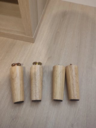 Estantería de madera con 4 baldas
