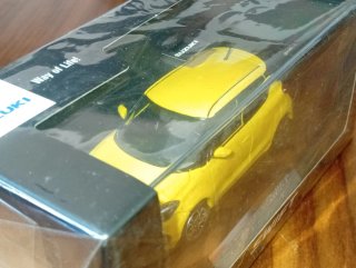 1/43 Suzuki Swift sport concesionario