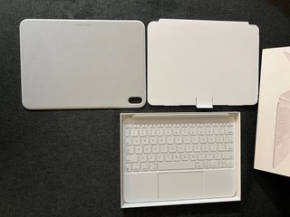 Apple Magic Keyboard Folio para iPad 10.ª gen