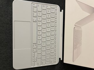 Apple Magic Keyboard Folio para iPad 10.ª gen