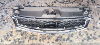Rejilla Ford Mondeo MK3 (necesita reparación)