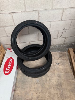 Neumático nuevos 235 35z19