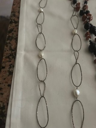 2 collares fantasía perlas y piedras