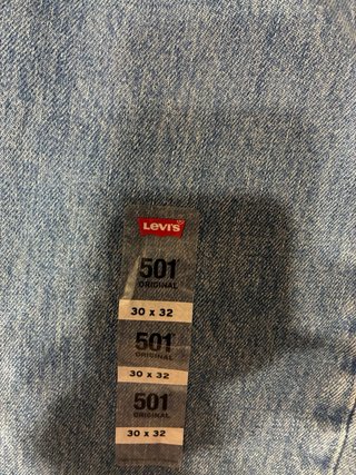 Dos pantalones levi’s 501 original talla:  W32-L30