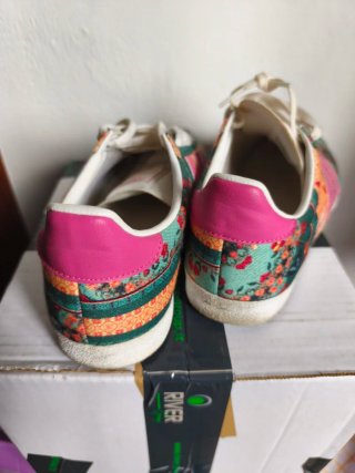 Playeros Adidas Gazelle n 39