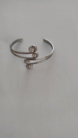 Pulsera rígida