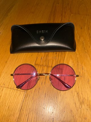Gafas redondas SHEIN doradas y rosas