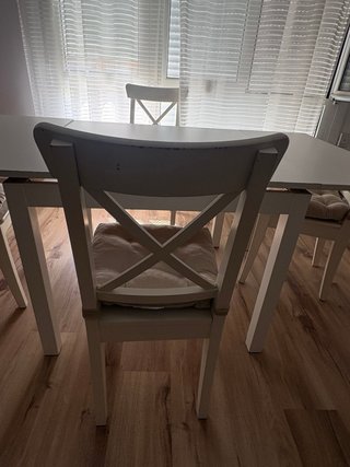 Conjunto comedor: mesa extensible y sillas
