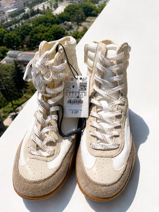 Zapatillas Zara altas beige/blancas Talla 40