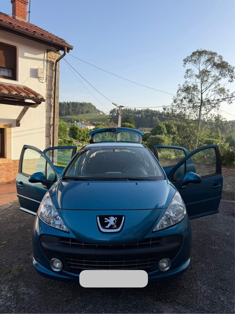 Peugeot 207 - foto 1
